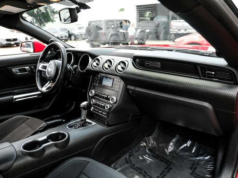 Used 2020 Ford Mustang Coupe RWD image 13