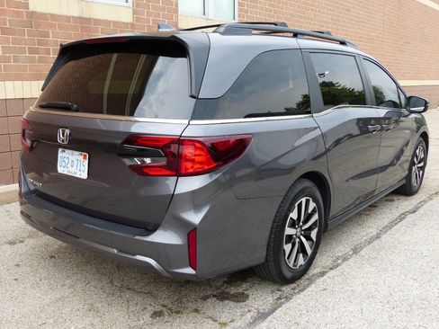 Used 2025 Honda Odyssey EX-L image 10