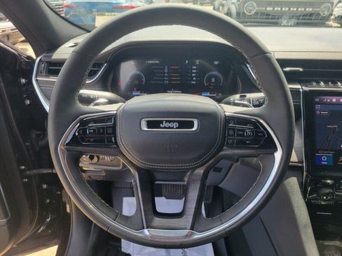 Used 2023 Jeep Grand Cherokee L Overland w/ Rear Seat Video Group I AWD/4WD image 18