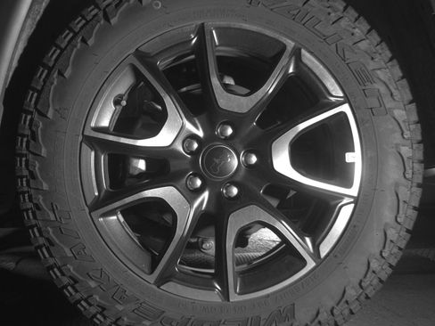 Used 2025 Jeep Compass Trailhawk image 11