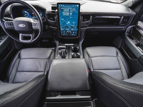 Used 2022 Ford F150 Lightning Lariat image 35