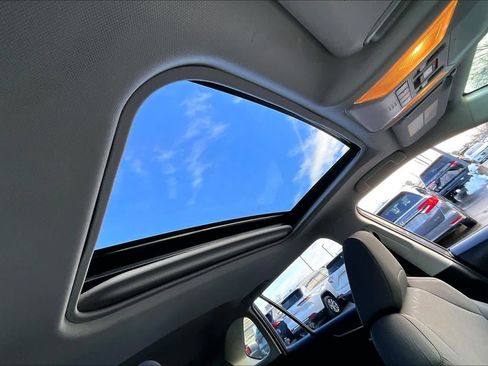 Used 2019 Toyota RAV4 XLE image 13