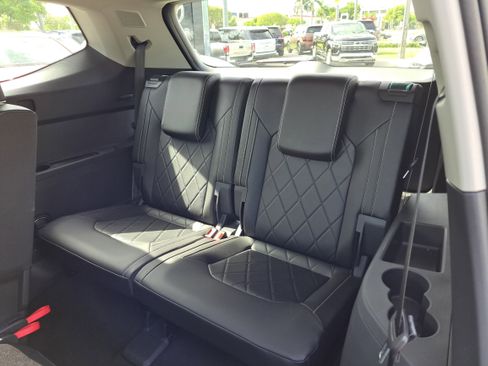 Used 2024 Volkswagen Atlas SEL Premium R-Line image 8