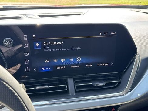 Used 2025 Chevrolet Trax LT FWD image 17