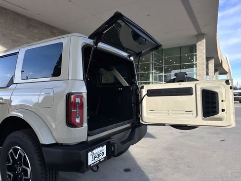 New 2025 Ford Bronco Outer Banks image 57