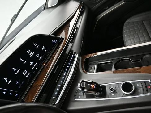 Used 2021 Cadillac Escalade Premium Luxury Platinum RWD image 21