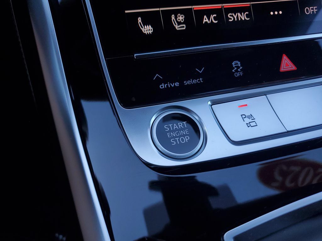 Certified 2025 Audi Q7 3.0T Premium Plus w/ Premium Plus Package AWD/4WD image 30