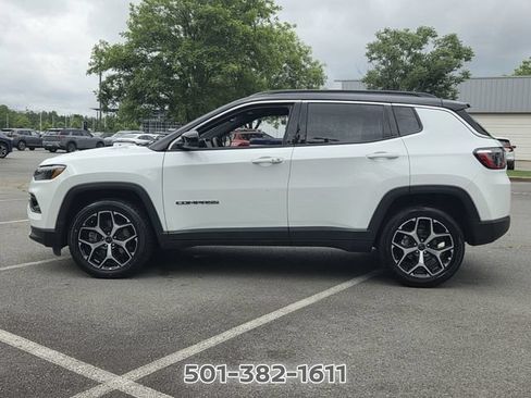 Used 2025 Jeep Compass Limited AWD/4WD image 2