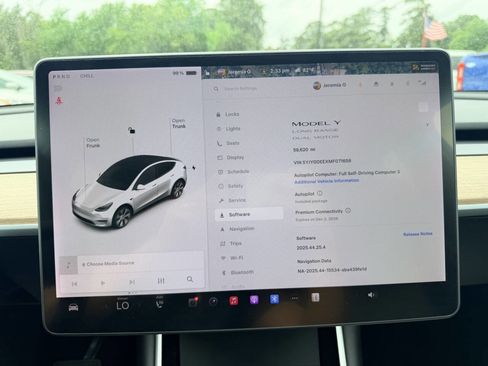 Used 2021 Tesla Model Y Long Range image 40