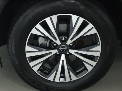 Used 2023 Nissan Rogue SV AWD/4WD image 37