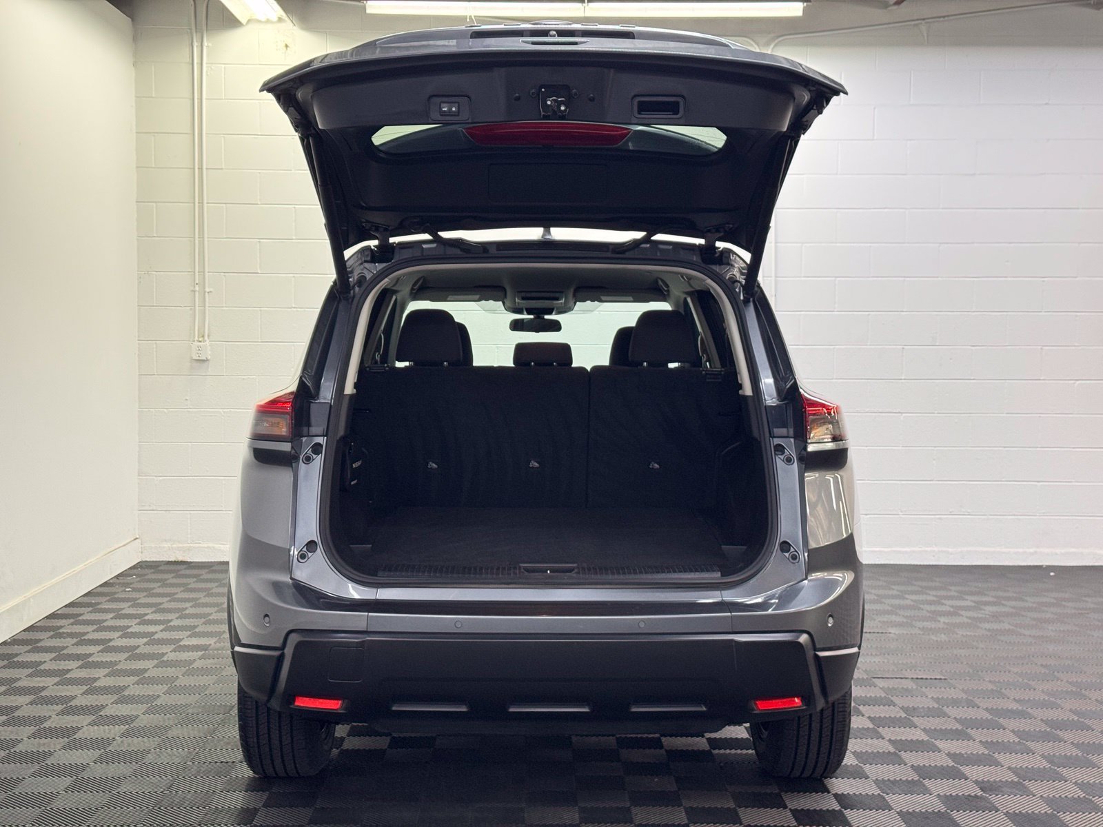 Certified 2024 Nissan Rogue SV AWD/4WD image 35