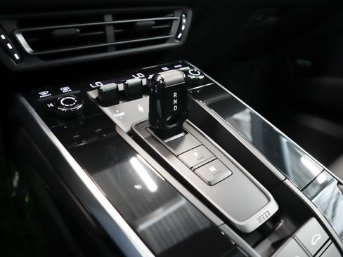 Used 2024 Porsche 911 Carrera GTS w/ Premium Package image 18