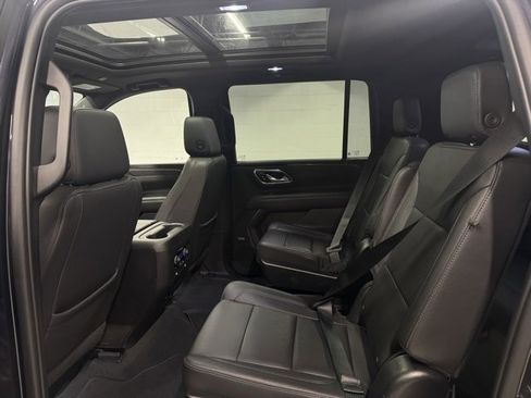 Used 2023 Chevrolet Suburban Z71 w/ Luxury Package image 13