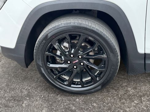 Used 2024 GMC Terrain SLE w/ Driver Convenience Package AWD/4WD image 14