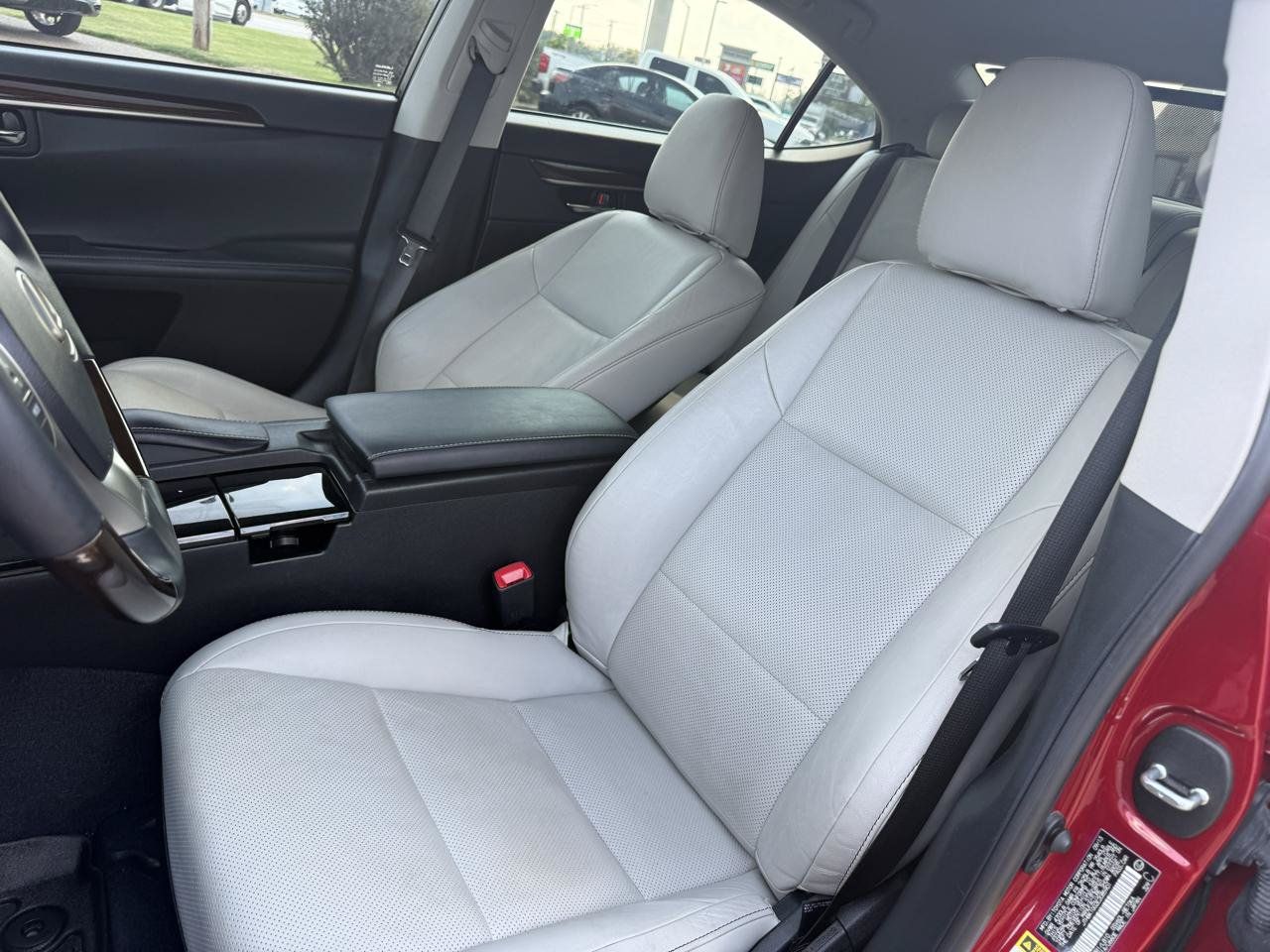 Used 2014 Lexus ES 350 w/ Luxury Package FWD image 8