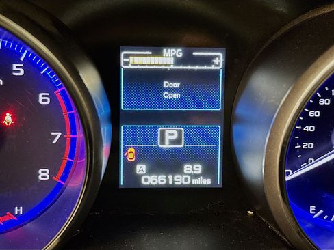 Used 2018 Subaru Outback 2.5i Limited w/ Popular Package #2 AWD/4WD image 19