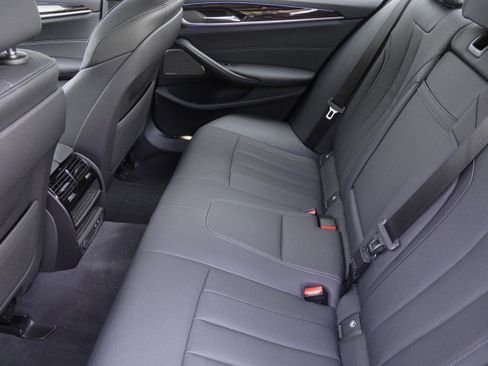 Certified 2023 BMW 530i xDrive w/ Premium Package AWD/4WD image 38