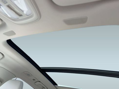 Certified 2023 Volvo XC60 B5 Ultimate w/ Protection Package Premier image 16