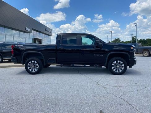 Used 2024 Chevrolet Silverado 2500 Custom w/ Custom Convenience Package AWD/4WD image 9