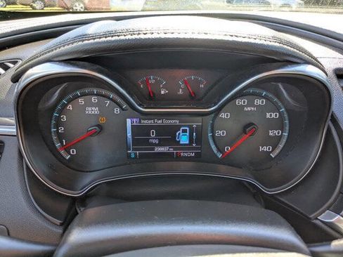 Used 2017 Chevrolet Impala LT image 20