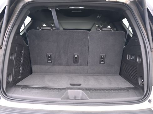 Used 2021 Chevrolet Tahoe LT w/ LT Signature Package image 34