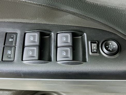 Used 2022 Chevrolet Colorado LT w/ LT Convenience Package image 15