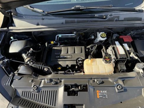 Used 2019 Chevrolet Trax LT w/ LT Convenience Package image 9