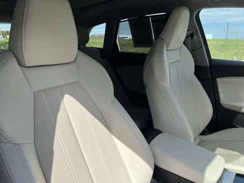 Certified 2025 Audi Q5 Premium Plus w/ Premium Plus image 35