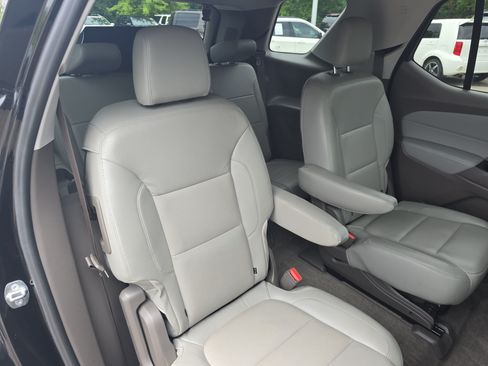 Used 2018 Chevrolet Traverse LT FWD image 11