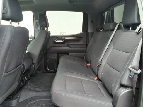 Used 2023 Chevrolet Silverado 1500 LT w/ Convenience Package II image 8