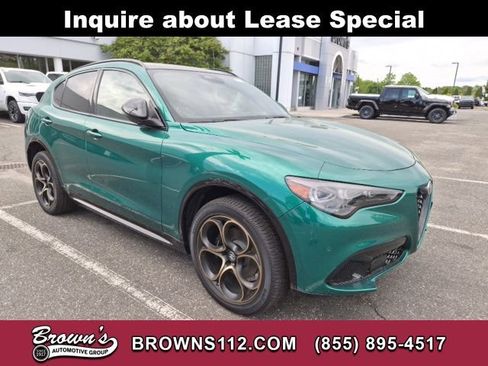 Used 2025 Alfa Romeo Stelvio Sprint AWD/4WD image 1