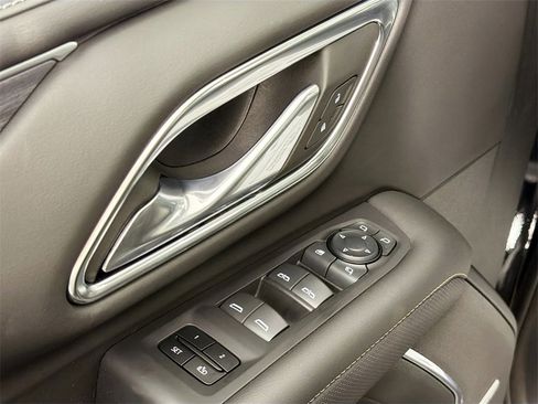 Used 2024 GMC Yukon SLT image 17