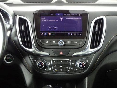 Used 2020 Chevrolet Equinox Premier image 32