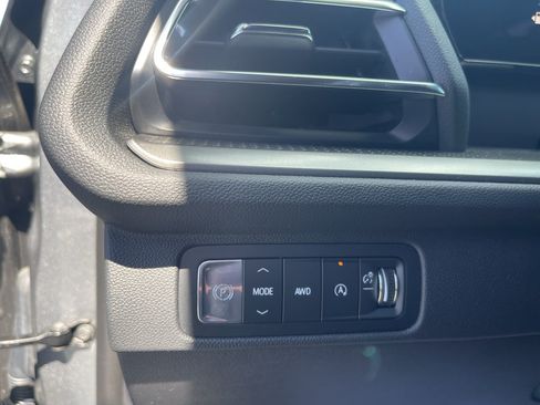 Used 2026 Chevrolet Traverse LT AWD/4WD image 18