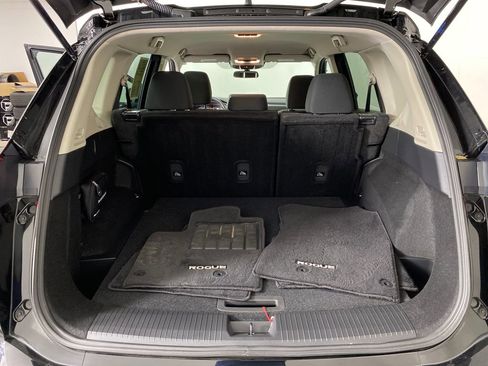 Used 2025 Nissan Rogue S image 26