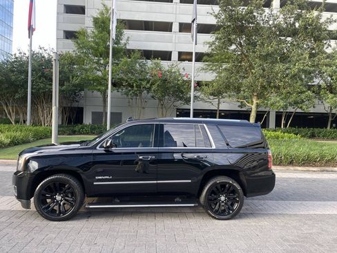 Used 2017 GMC Yukon Denali w/ Open Road Package AWD/4WD image 6