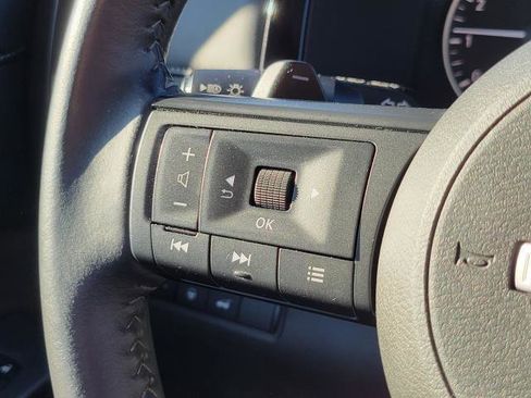 Used 2025 Nissan Pathfinder SV AWD/4WD image 13