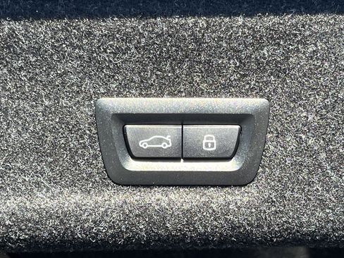 New 2026 BMW 330i Sedan w/ Premium Package image 27