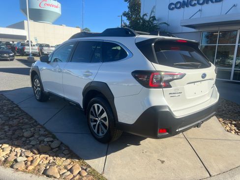 Certified 2024 Subaru Outback Premium image 3