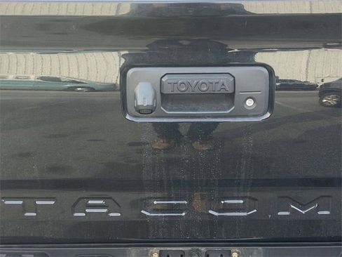 Used 2019 Toyota Tacoma SR5 image 8