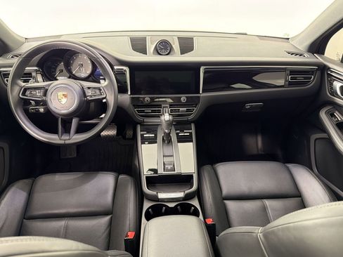 Certified 2024 Porsche Macan AWD/4WD image 18