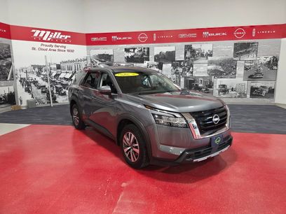 Used 2023 Nissan Pathfinder SL