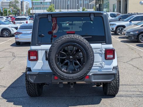 Used 2020 Jeep Wrangler Unlimited Sahara AWD/4WD image 7