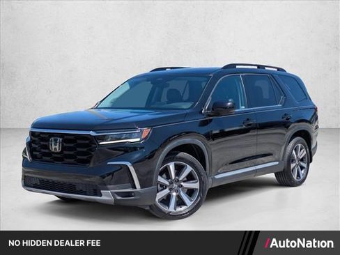 Used 2023 Honda Pilot Touring image 1