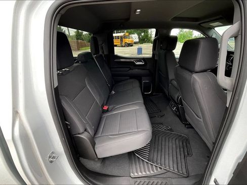 Used 2025 Chevrolet Silverado 1500 LT AWD/4WD image 24