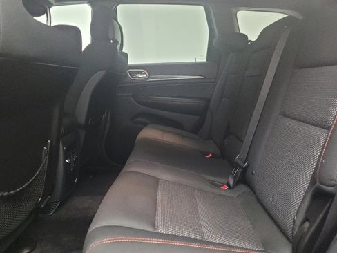 Used 2017 Jeep Grand Cherokee Laredo AWD/4WD image 18