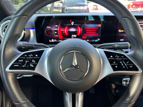Used 2025 Mercedes-Benz CLA 250 image 22