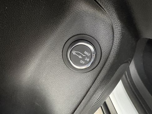 Used 2024 Buick Envista Sport Touring w/ Convenience I Package FWD image 24