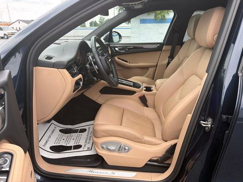 Used 2023 Porsche Macan S AWD/4WD image 17