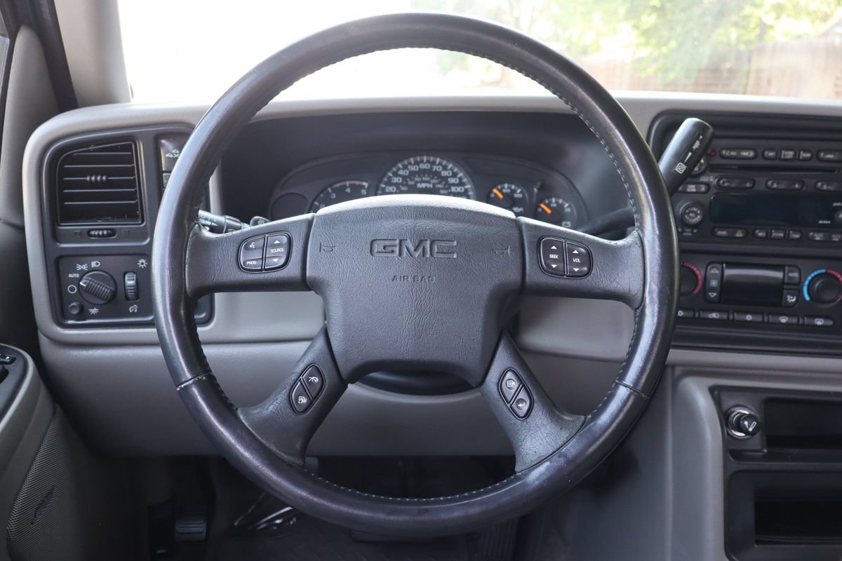 Used 2004 GMC Sierra 2500 SLT w/ Heavy-Duty Power Package AWD/4WD image 18